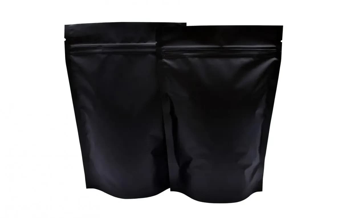 Blickdichte Standbodenbeutel in Schwarz für hochwertige Optik in Großmengen bestellen