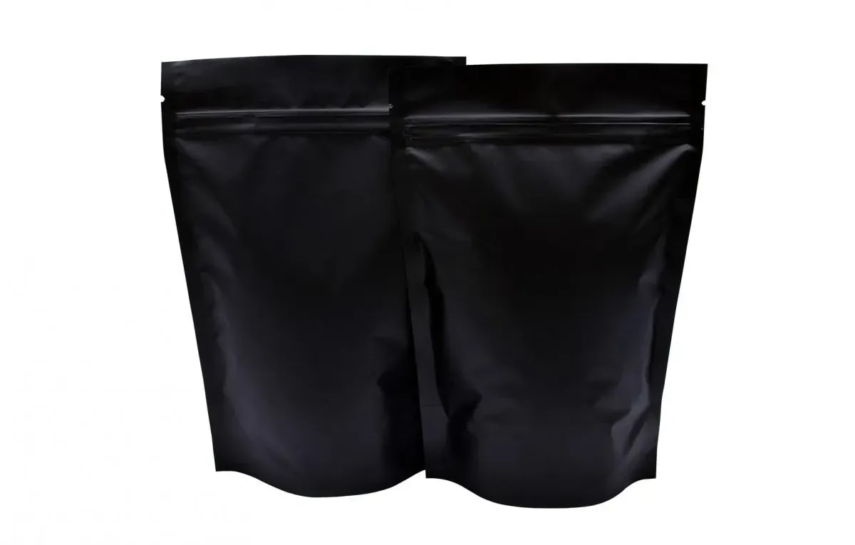 Blickdichte Standbodenbeutel in Schwarz für hochwertige Optik in Großmengen bestellen