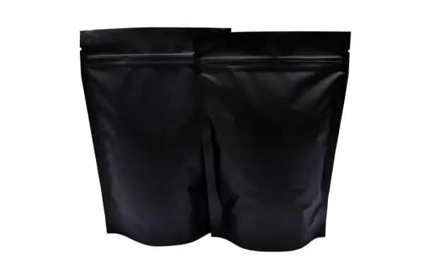 Blickdichte Standbodenbeutel in Schwarz für hochwertige Optik in Großmengen bestellen